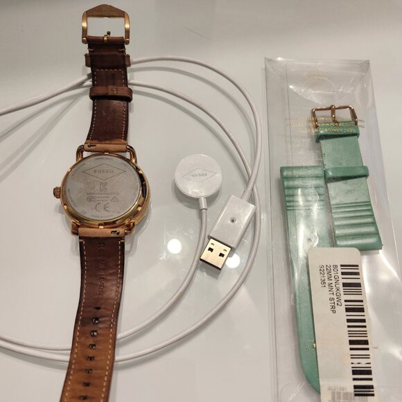 Fossil Q Wander Smart Watch w/Additional Watch Band and Charger - Picture 3 of 4